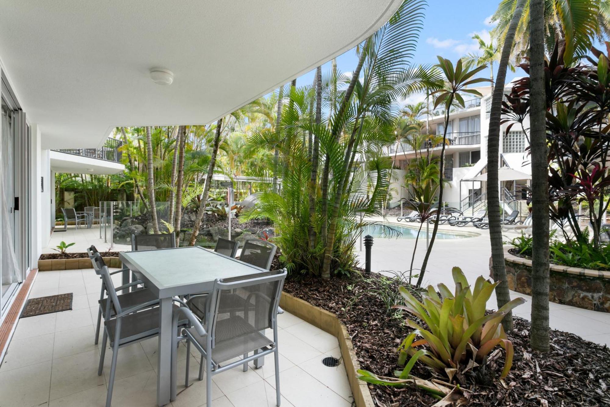 Noosa Tropicana Aparthotel Noosaville Exterior photo